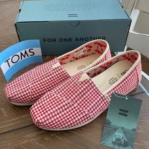 TOMS cherry tomato gingham stripe